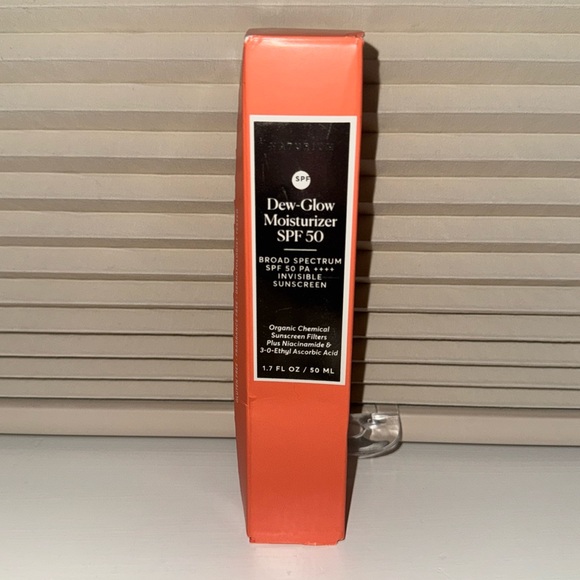 Naturium Dew Glow Moisturizer
SPF 50
1.7 fl oz - Picture 1 of 1